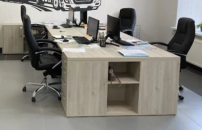 Рабочее место в офисе (коворкинг)