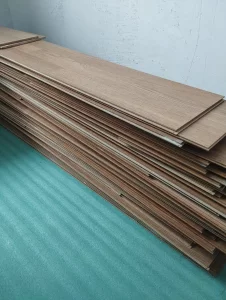 Ламинат б/у 15 кв.м. (12 рублей)