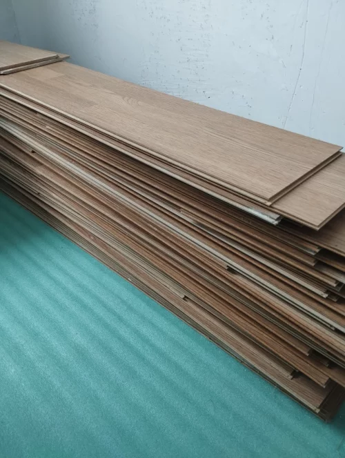 Ламинат б/у 15 кв.м. (12 рублей)