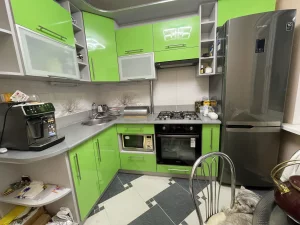 Кухня с бытовой техникой