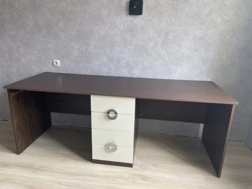 Стол письменный