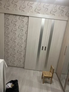 Установка, монтаж межкомнатных и входных дверей