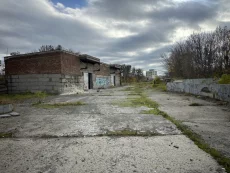 Продаются склады более 400 м2 с участком 1, 5 га