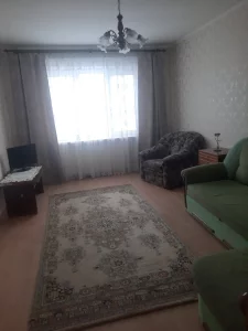 Однокомнатную квартиру на длительный срок