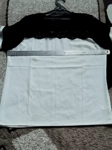 Блузка с гипюром.