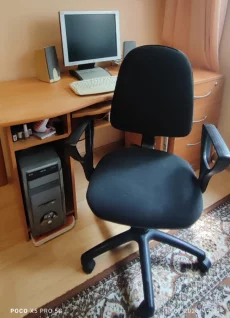 Стол, стул, компьютер