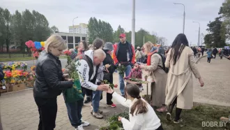 Живые цветы вместо пластика: экологическая акция в Бобруйске