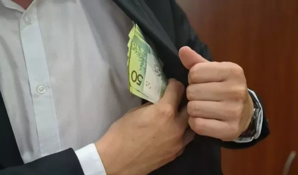 Суд Бобруйского района осудил бывшего главного инженера за взятку в 2300 рублей: его ждёт срок, штраф и запрет на занятие руководящих должностей