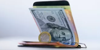 Доллар резко подешевел, рубль столь же резко подорожал. Курсы валют