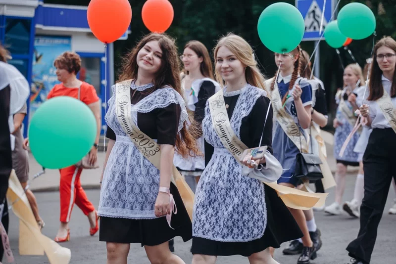 С окончанием учебного года! Поздравления педагогам от читателей