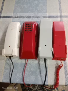 Телефоны проводные разные