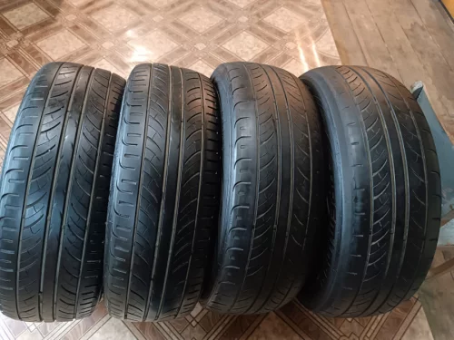 Шины летние, 4 шт. (б/у). R16. 215/65