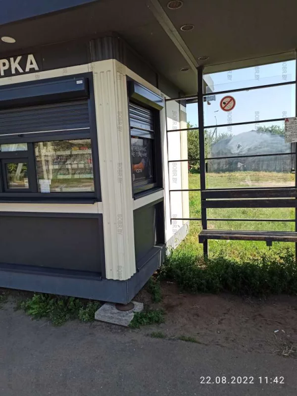Знак запрещающий курение около Табакерки, как то противоречиво)