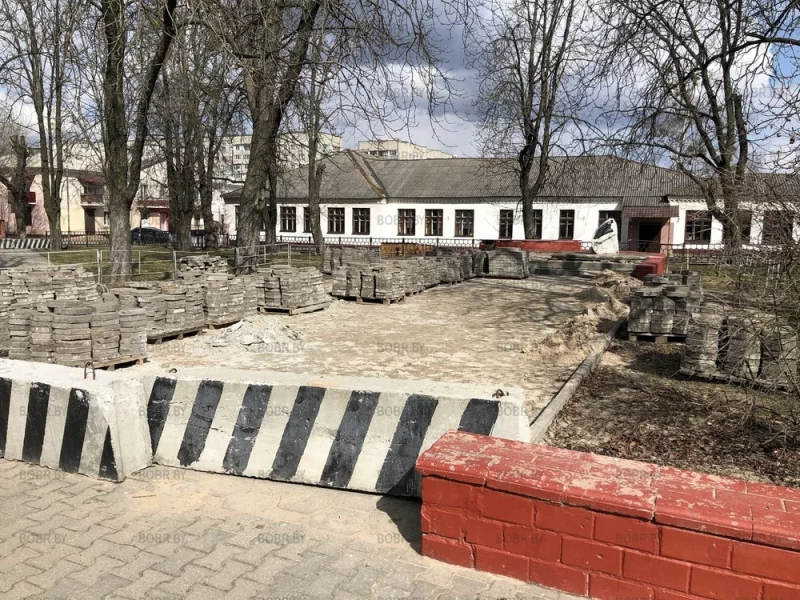 Рабочий день, а никого нет
