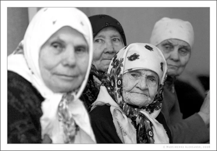 Соцработники ходят по домам