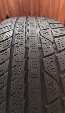 Покрышки зимние легковые 215/55/17 GreMax