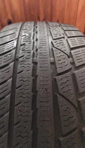 Покрышки зимние легковые 215/55/17 GreMax