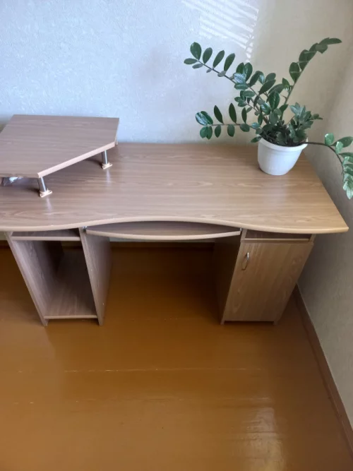 Стол компьютерный