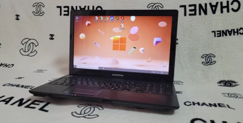 Ноутбук Emachines (Acer) intel Core-i3