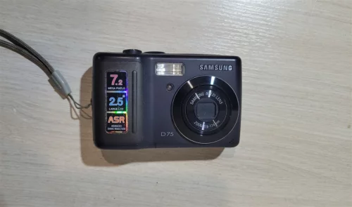 Samsung D75