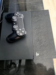 Игровая приставка PS4