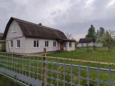 Продам дом с участком в 25 соток 50 000 б.р