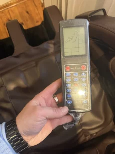 Массажное кресло VictoryFit VF-M98 (коричневый/серый)