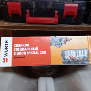 Масло моторное 10w40, клей, герметик