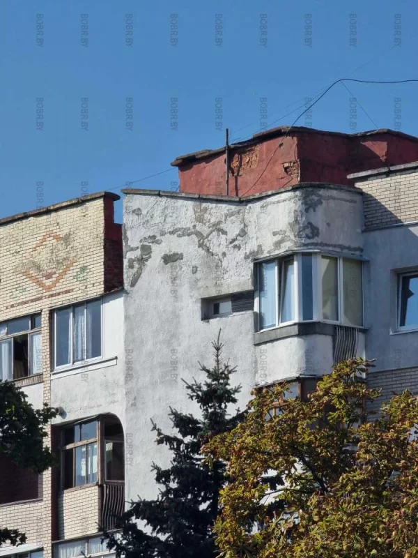 Облупленные фасады в историческом центре города.