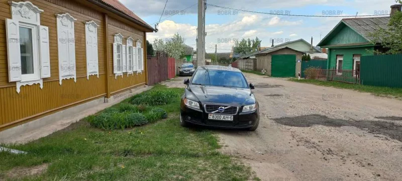 Парковка еа газоне