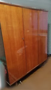 Шкаф. Даром