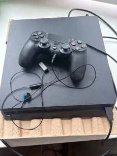 PlayStation 4 Slim (9.5 из 10)
