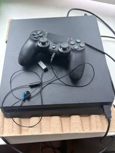 PlayStation 4 Slim (9.5 из 10)