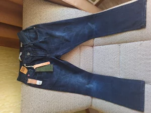 Новые джинсы