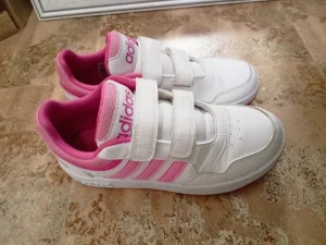 Кроссовки Adidas, 35 размер