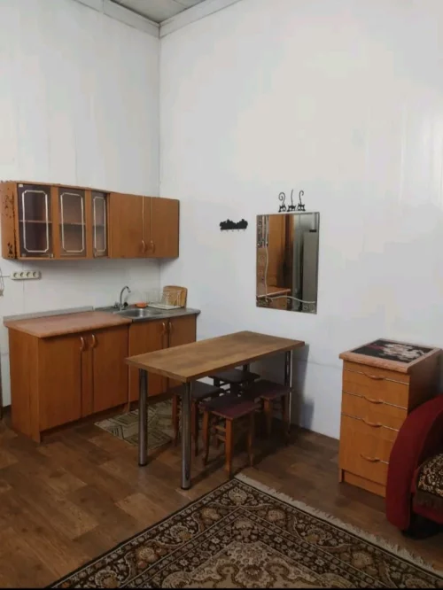 1-ую кв. мебель, стиральная машина, холодильник, 280 (250)руб