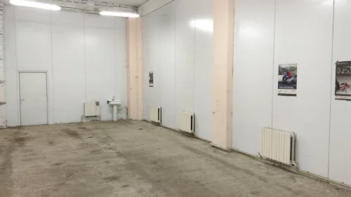 Торговое помещение в проездном месте