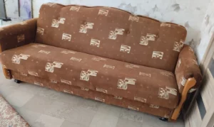Диван