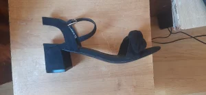 Продам босоножки