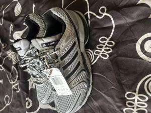 Продам кроссовки adidas