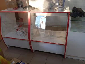 Тумбы витрины