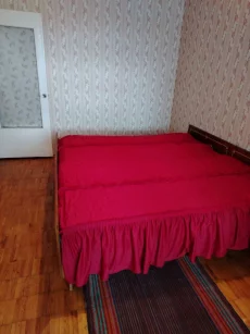 2х комнатную квартиру на длительный срок