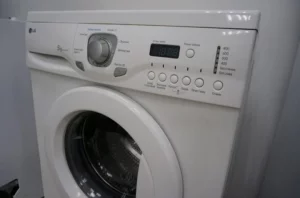 Стиральная машинка LG 5кг (150 руб)