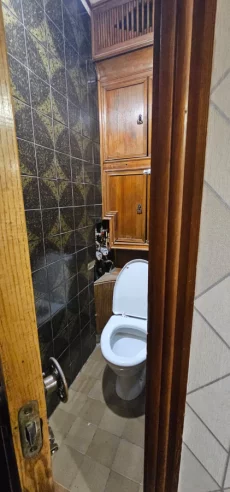 Двухкомнатную квартиру на длительный срок(от года)