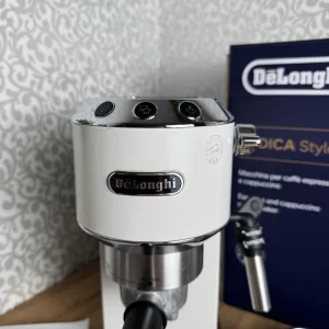 Кофеварка DeLonghi Dedica EC685.W