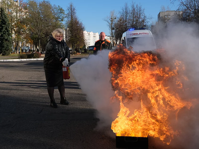 В Бобруйске  от пожара спасали банк