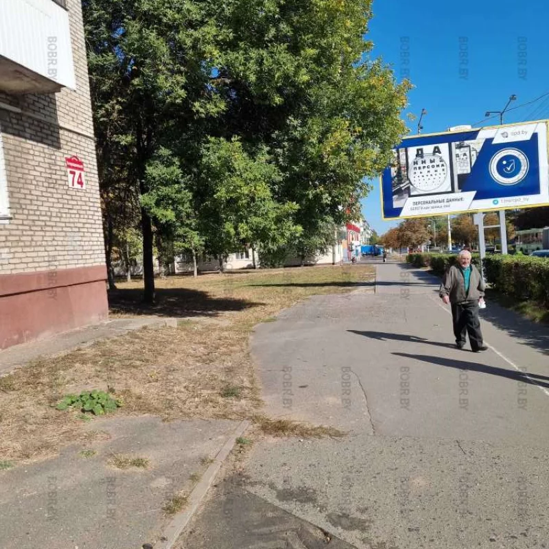 Без киосков, улица Интернациональная значительно похорошела, Вот бы ещё что-то сделали с этими уродливыми рекламными конструкциями