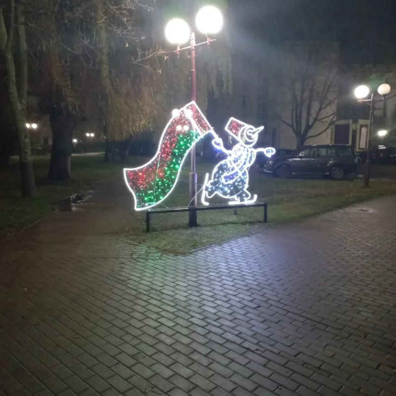 Идеологический правильный снеговик