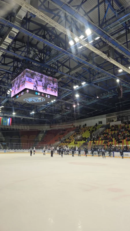 Какие у Бобруйске, К сожалению домашняя команда пока проигрывает.