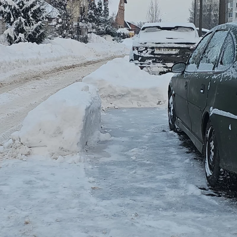 Наверное под линейку чистил - не более 1 м от авто : )